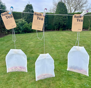 Sachets de thé de bain aux herbes <span class=keywords><strong>bio</strong></span> relaxants à la rose, citron et romarin avec sels de bain de l'Himalaya et sels <span class=keywords><strong>d</strong></span>'<span class=keywords><strong>Epsom</strong></span> pour baignoires - Product Image 1