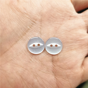 Bán Buôn Tùy Chỉnh Thực hiện Hai Lỗ Hình Tròn Fisheye Nhựa Ngọc Trai Trong Suốt Áo Sơ Mi Trắng Nút Cho Phía Trước Cuff - Product Image 4