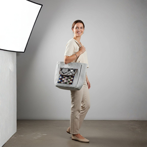 Sac fourre-tout à bandoulière patchwork avec panneau décoratif sur le devant et intérieur spacieux pour femmes, idéal pour le shopping, les voyages, le travail et l'usage quotidien - Product Image 1