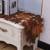 Napperons et chemin de table modernes en érable couleur curry foncé, brodés ajourés, résistants à l'huile, pour Thanksgiving, la récolte d'automne et l'usage domestique