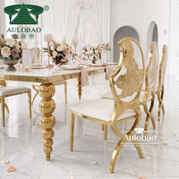 Chaises de mariage élégantes en forme de demi-lune avec motif doré pour banquets, villas et salles à manger extérieures et intérieures