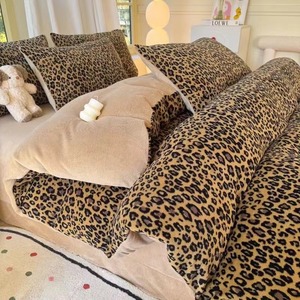 Factory Direct Sell <strong>Leopard</strong> <strong>Print</strong> Lenjerii Pat Bedding <strong>Set</strong> Comforter <strong>Sets</strong> Bedding Luxury Wholesale Bedding <strong>Sets</strong>