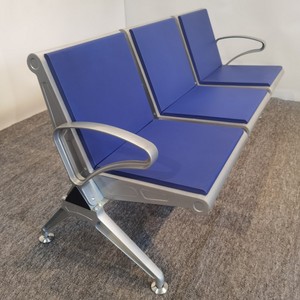 Silla de Espera Jianyi de 3 Plazas con Estructura de Aluminio y Asiento de PU Verde Oscuro para Uso en Hospitales y Aeropuertos - Product Image 4
