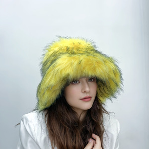 Novo Estilo de Chapéu Feminino de Inverno em Pele Sintética de Guaxinim, Extra Grosso, Outono/Inverno, Estilo Punk Ousado, Chique, Quente e à Prova de Vento para Uso Externo - Product Image 6