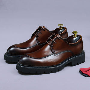 Chaussures habillées en cuir pour hommes britanniques, cuir véritable, couleur noire, fabrication artisanale, chaussures habillées formelles à semelle épaisse, chaussures en cuir décontractées pour hommes - Product Image 3