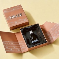 Boîte à fermeture magnétique triangulaire pour parfum, huile essentielle, bougie, emballage en papier rigide de luxe, boîte cadeau pour cosmétiques, pyramide