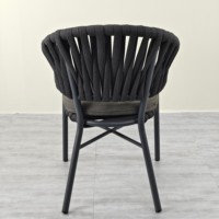 Chaise de salle à manger empilable moderne en aluminium avec coussin, mobilier de jardin en gros pour restaurant, taverne, terrasse, parc, villa