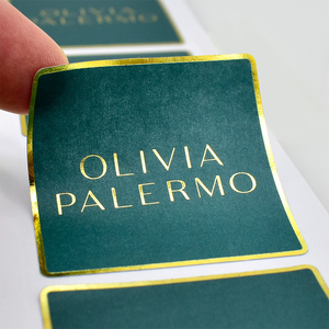 גליל מדבקות מותאמות אישית עם הדפסת UV, עמידות למים, עמידות לשמן, עם הטבעת זהב, לבקבוקי שמנים אתריים ומוצרי טיפוח - Product Image 5