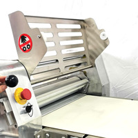 Laminoir à pâte professionnel Top Astar pour boulangerie, idéal pour la production de pain, à prix avantageux et certifié CE