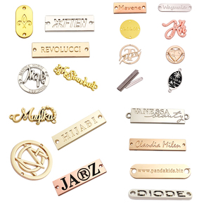 Étiquette personnalisée avec <span class=keywords><strong>logo</strong></span> de <span class=keywords><strong>marque</strong></span> en métal pour vêtements, nom gravé, pour sous-vêtements, maillots de bain et foulards - Product Image 4