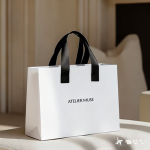 Black Paper Custom Hot Stamping Logo Luxury White Shoe Boutique Gift Shopping Paper Cardboard Packaging Bags with Ribbon Handle
