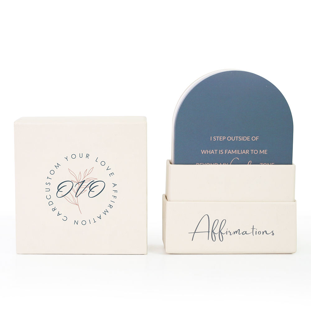 Jeu de cartes avec boîte à col double.