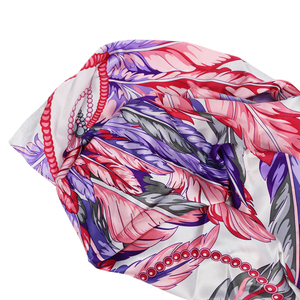 <span class=keywords><strong>Foulard</strong></span> carré <span class=keywords><strong>en</strong></span> <span class=keywords><strong>soie</strong></span> bleu marine 90x90 pour femme avec impression numérique <span class=keywords><strong>en</strong></span> gros pour la saison de printemps - Product Image 5
