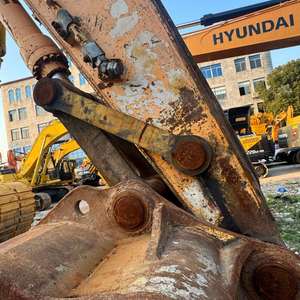 Excavatrice hydraulique sur chenilles Hyundai 305LC-9T d'occasion de 30 tonnes, de haute qualité, presque neuve, pour l'exploitation minière et les travaux d'excavation. - Product Image 6