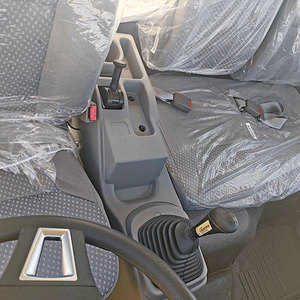 Camion de fret léger SINOTRUK HOWO 1-10 tonnes, 6 roues, type fourgon, 4 <span class=keywords><strong>x</strong></span> 2, mini, avec parois latérales en plaque - Product Image 4