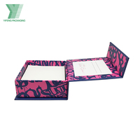 Boîte à bijoux en papier de style livre avec logo personnalisé, laminage mat, doublure en éponge, fermeture magnétique, recyclable pour pendentifs, bagues, colliers