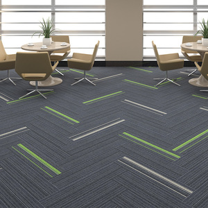Dalles de moquette géométriques modernes Kerry Carpets, carrées, résistantes aux taches, pour bureaux commerciaux, salons et bureaux. - Product Image 1