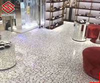 Mosaïque de marbre blanc en forme irrégulière, en morceaux brisés, pour le sol des magasins