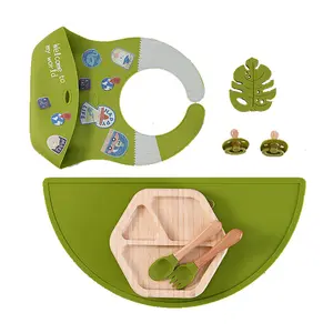 Juego de alimentación de bambú para bebé recién nacido, sin BPA, con cuchara y babero, plato de silicona de madera con succión, vajilla para bebé