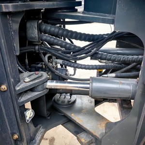<b>CAT</b> Yellow <b>Wheel</b> Loader 856H Heavy Duty Construction Equipment with 5500kg Rated Load Hydraulic Pump Large Tires Front Bucket - Product Image 3