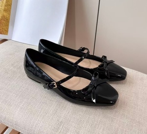 Chaussures Mary Jane pour femmes de marque de créateur, à bout carré, avec nœud à un bouton – confortables pour un usage quotidien et polyvalentes - Product Image 5