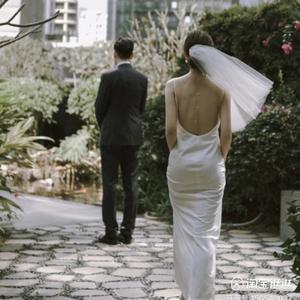 Cadena de Clavícula en Forma de Y, Elegante y Sexy, en Oro de 14K, Diseño Ultra Largo, Cuatro Perlas Naturales de Agua Dulce - Product Image 3