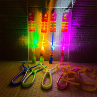 Lance-pierre lumineux avec flèches LED clignotantes en caoutchouc, jouet amusant pour enfants, idéal pour les fêtes et cadeaux