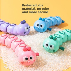 <span class=keywords><strong>Giocattolo</strong></span> a manovella in plastica di alta qualità, famoso su Internet, a forma di adorabile e simpatico <span class=keywords><strong>bruco</strong></span> dei cartoni animati, aiuta i neonati a imparare a strisciare - Product Image 2