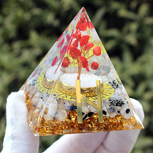 Ornement pyramidal en époxy cristallin avec motif d'arbre runique, décoration Feng Shui pour salon, emballage individuel - Product Image 2