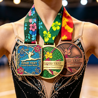 Médailles de gymnastique créatives très demandées, médailles carrées de gymnastique en émail Hibiscus pour les récompenses sportives de Noël pour les jeunes, vente en gros personnalisée