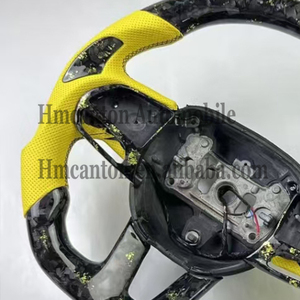 Volante Deportivo de Fibra de Carbono Forjado con Agarre de Cuero Perforado, Diseño Innovador para Dodge Challenger - Product Image 4