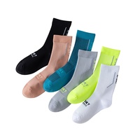 Chaussettes de cyclisme pour femmes, réfléchissantes, mi-mollet, respirantes, à séchage rapide, en nylon tricoté, couleur unie, pour vélo de route
