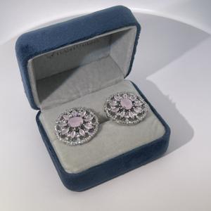 Boucles d'oreilles clous tendance et luxueuses Tianyu Gems en laiton plaqué or avec zircon rose en forme de poire et de fleur, design luxueux - Product Image 4