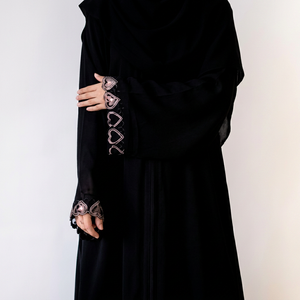 Abaya en satin noir avec applique en forme de cœur, robe longue pour femmes, manches longues, tenue de soirée formelle - Product Image 1
