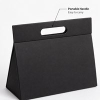 Boîte cadeau de luxe magnétique triangulaire pour bijoux avec poignée et papier couché gaufré pour emballage de bijoux de marques et de boutiques de cadeaux