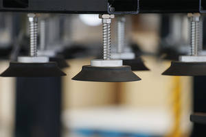 Machine de découpe laser entièrement fermée au laser 1530SP6T-Series 6KW Max pour tôles et tubes avec chargement/déchargement automatique - Product Image 5