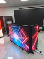 Cabina de DJ Plegable con Pantalla LED Negra, CMS Basado en la Nube, Garantía de 3 Años, Ruedas Móviles, Pantalla Curva para Música en Interiores