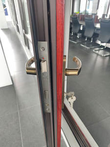 Puerta de Vidrio Exterior de Aluminio y Madera Compuesta, Ahorradora de Energía, con Persianas Integradas Manuales, Diseño Moderno, para Salas de Cine en Villas de Lujo - Product Image 3