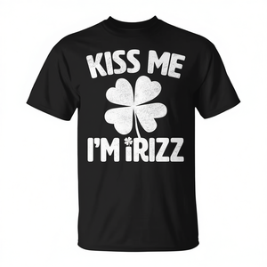 Camiseta Kiss Me I'm IRizz Premium con diseño de trébol para el Día de San Patricio - Product Image 2