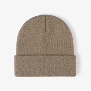 Gorro de Invierno Cálido de Alta Calidad para Hombre y Mujer, Gorro Clásico de Acrílico con Puños Tejidos, Personalizable con Logotipo, sin Borde - Product Image 4
