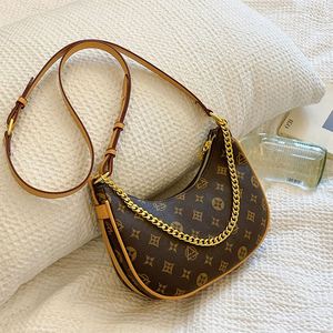 Bolso Bandolera de Lujo Ligero para Mujer, Estilo Versátil para Llevar Bajo el Brazo, Diseño Geométrico en Forma de Media Luna con Cadena.1037 - Product Image 3