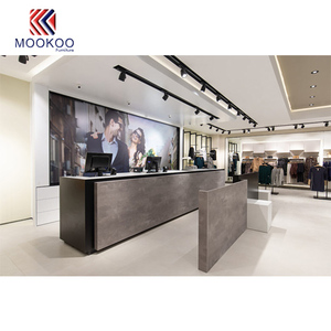 Personalizzare i moderni espositori per <span class=keywords><strong>abbigliamento</strong></span> galleggiante e angolare a 6 scaffali in legno per <span class=keywords><strong>l</strong></span>'interior Design del negozio al dettaglio - Product Image 6