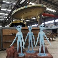 Figure de parc à thème OVNI extraterrestre grandeur nature mobile en fibre de verre et acier pour jardin, aéroport, trampoline, parc sportif