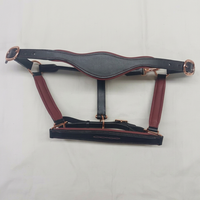 Harnais en cuir de cheval anglais de qualité élégante avec finitions en or rose, têtière et muserolle rembourrées et colorées, vente en gros