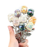 Améthyste, cristal jaune et blanc brut, sculpté en forme de grande rose, pièce de décoration artisanale