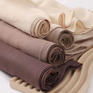 Bán buôn màu 70*180cm rắn cao cấp phương thức khăn mềm <span class=keywords><strong>Hijabs</strong></span> cho phụ nữ hồi giáo - Product Image 4