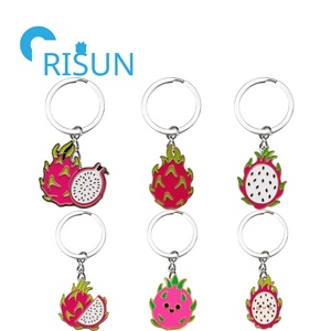Fábrica barata lindo <span class=keywords><strong>Cactus</strong></span> frutas llavero Llavero Dragonfruit colgante llavero Metal personalizado dragón fruta <span class=keywords><strong>Pitaya</strong></span> esmalte llavero - Product Image 1