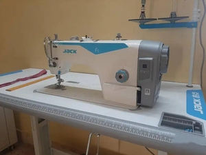 Machine à coudre industrielle Jack F4 F5 à point noué plat, simple aiguille, en promotion - Product Image 2