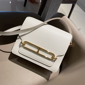 Bolso bandolera de diseñador, de cuero de vaca, estilo sillín, con diseño de nariz de cerdo, para mujer, estilo commuter, cuadrado, tipo azafata, europeo - Product Image 4