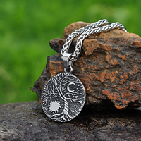 Collier Viking en acier inoxydable de style nordique avec pendentif Arbre de Vie Yggdrassil inspiré du mythe nordique